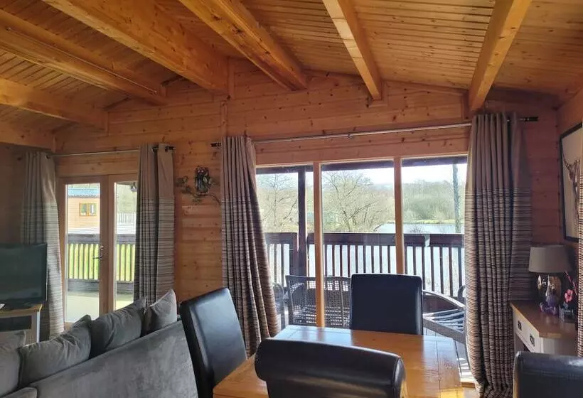 ホテル Immaculate 2 Bed Lodge Next To Lake