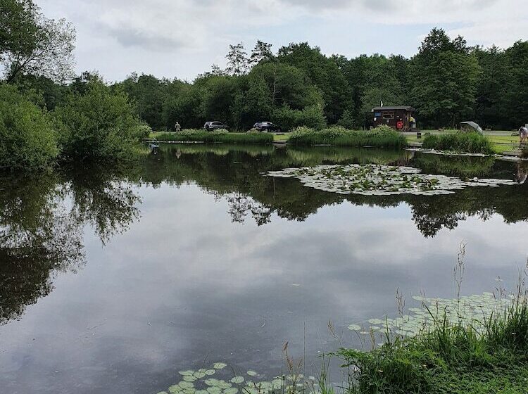 호텔 Immaculate 2 Bed Lodge Next To Lake