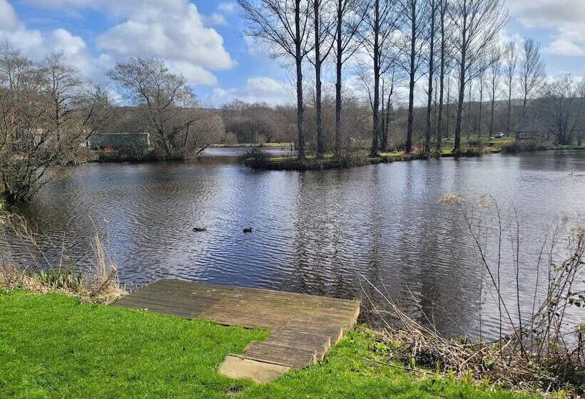 호텔 Immaculate 2 Bed Lodge Next To Lake