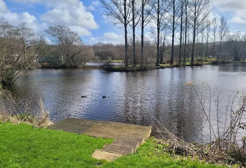 ホテル Immaculate 2 Bed Lodge Next To Lake