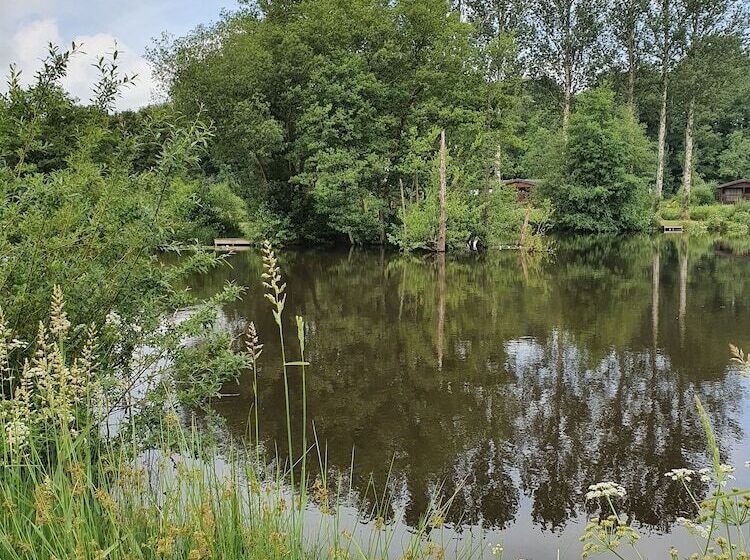 호텔 Immaculate 2 Bed Lodge Next To Lake