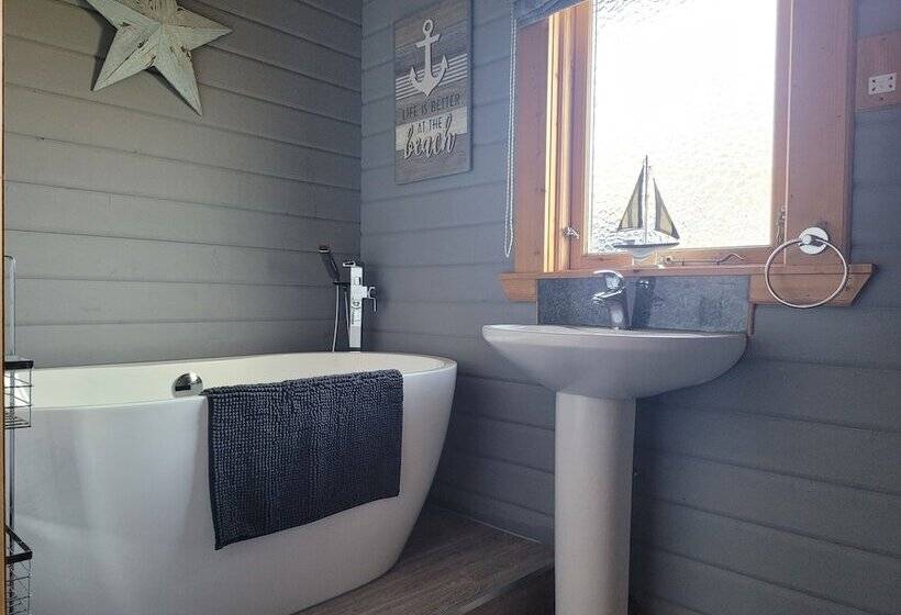 호텔 Immaculate 2 Bed Lodge Next To Lake