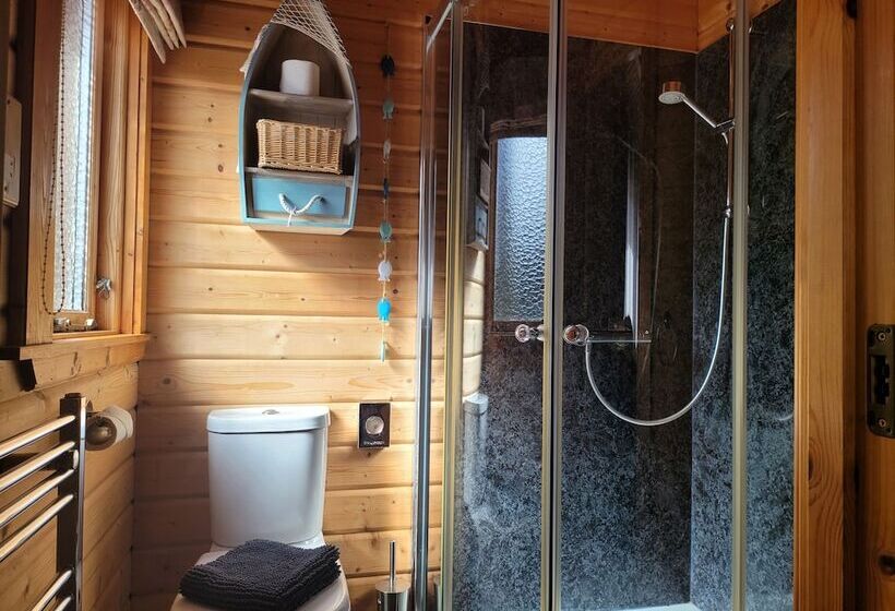 호텔 Immaculate 2 Bed Lodge Next To Lake