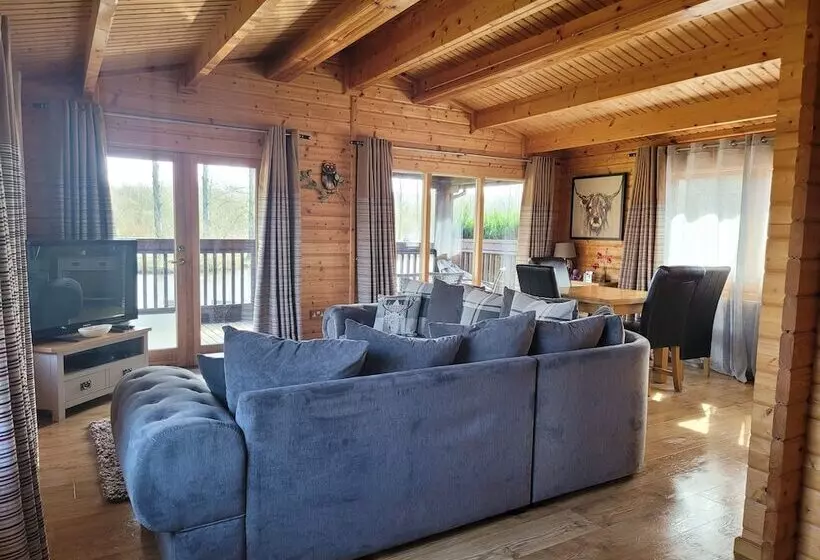 ホテル Immaculate 2 Bed Lodge Next To Lake