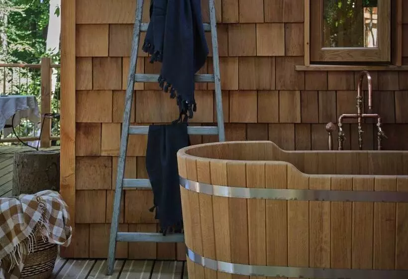 Hotelli Tree House Retreats