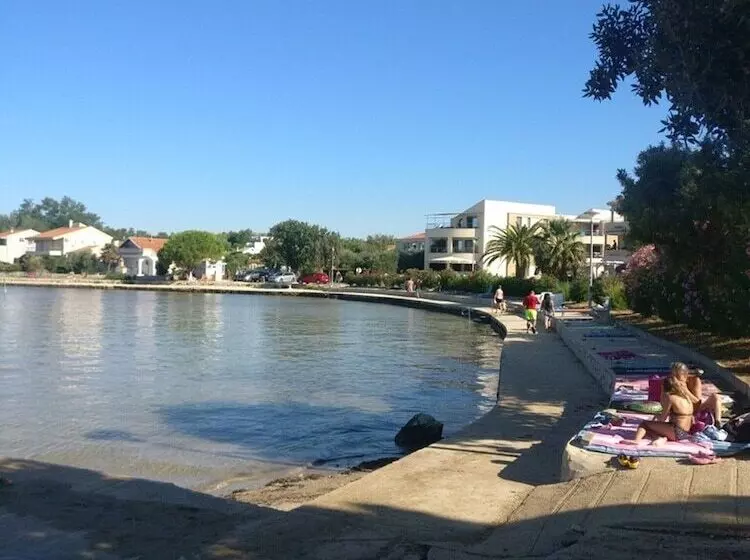 Majatalo Apartments Topić