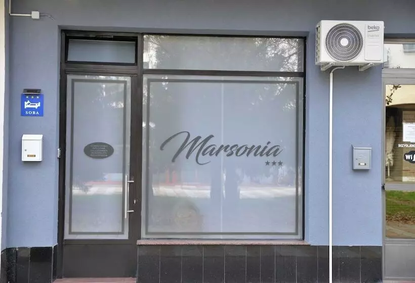 Majatalo Room Marsonia