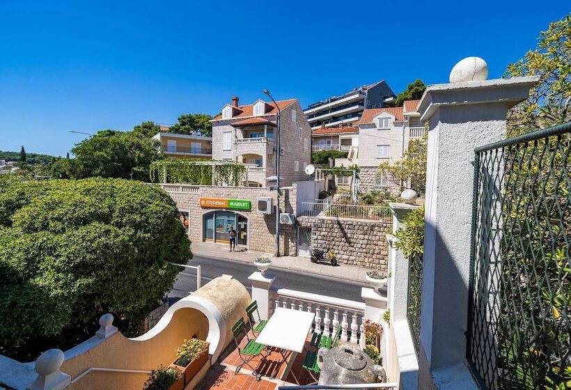 פנסיון Rooms Nina