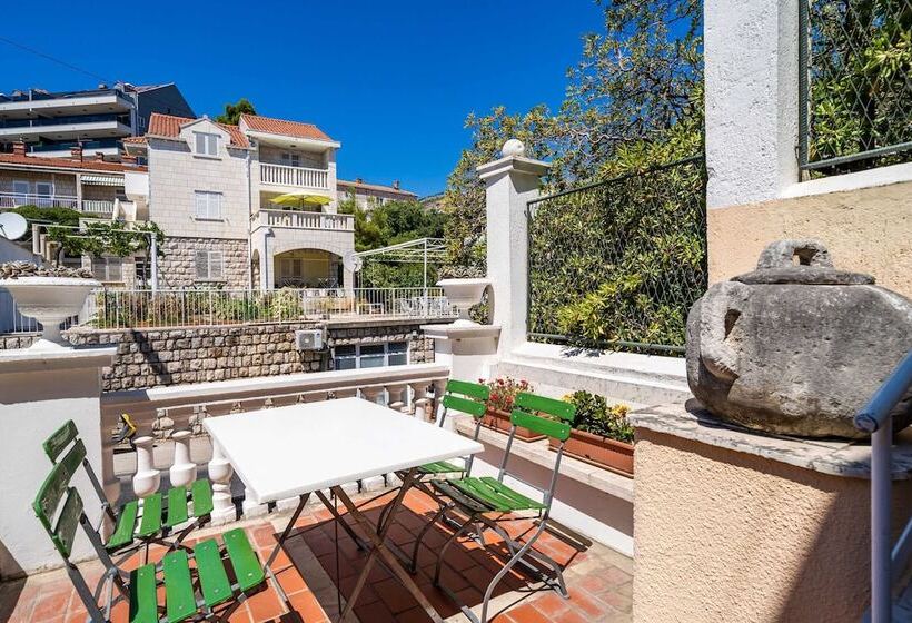 פנסיון Rooms Nina