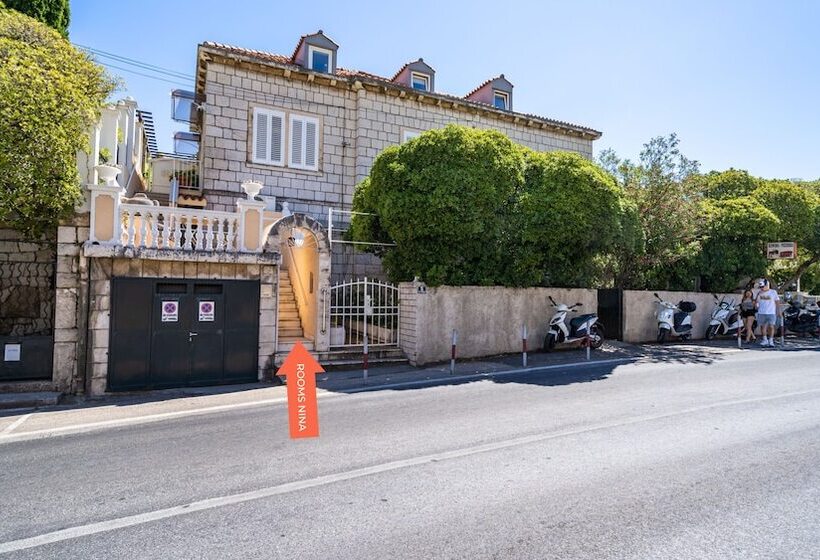 פנסיון Rooms Nina