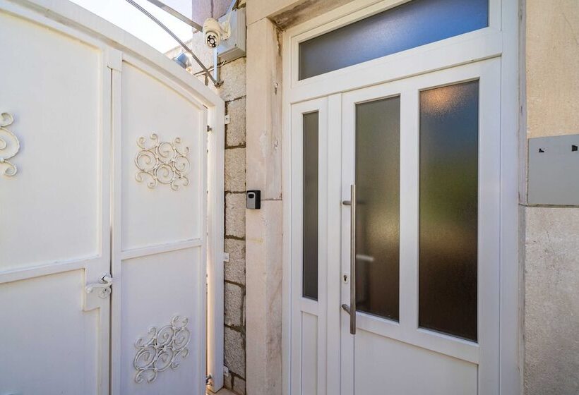 פנסיון Rooms Nina