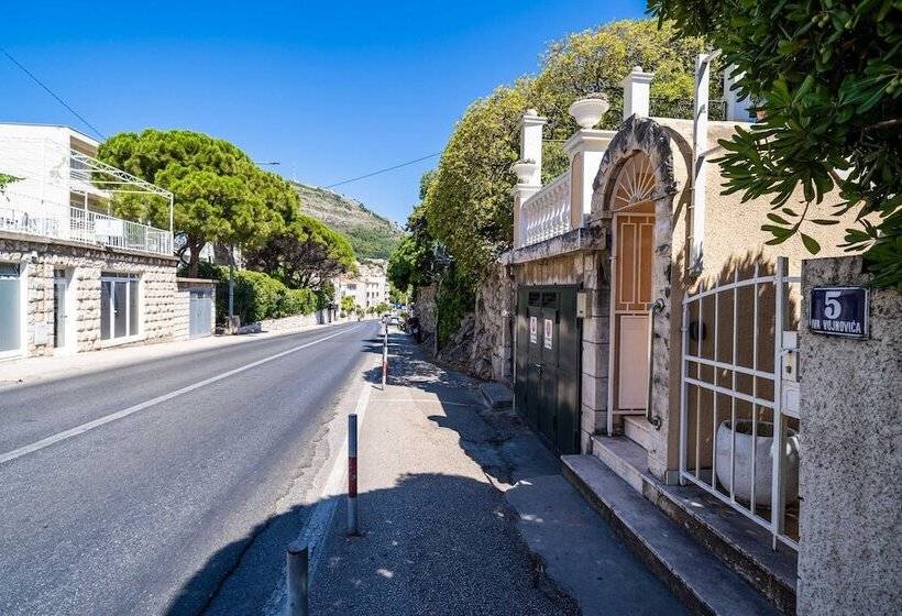 פנסיון Rooms Nina