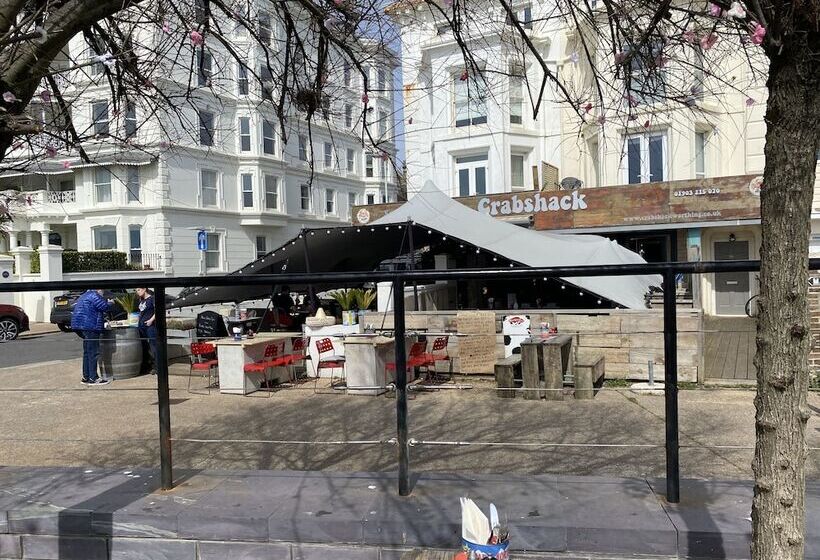 إقامة Willows Worthing 4 Bed With Ev Charger & Sea Views