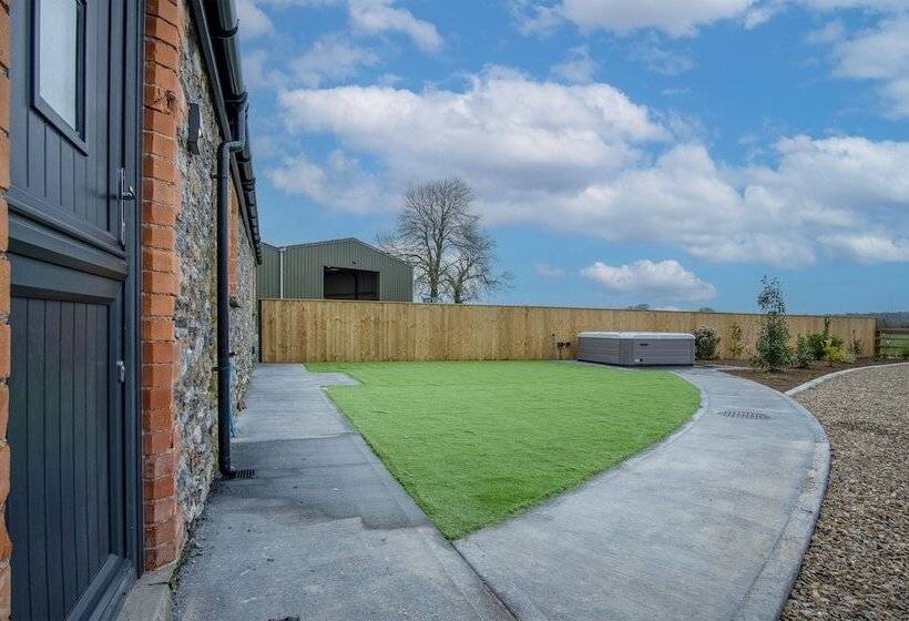 The Barn At Kiln Park 2 Bed Cottage Narberth