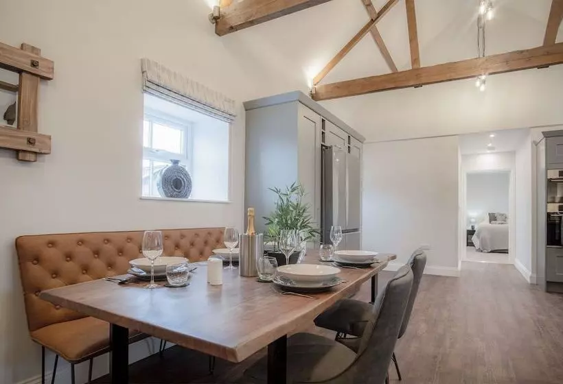 The Barn At Kiln Park   2 Bed Cottage   Narberth