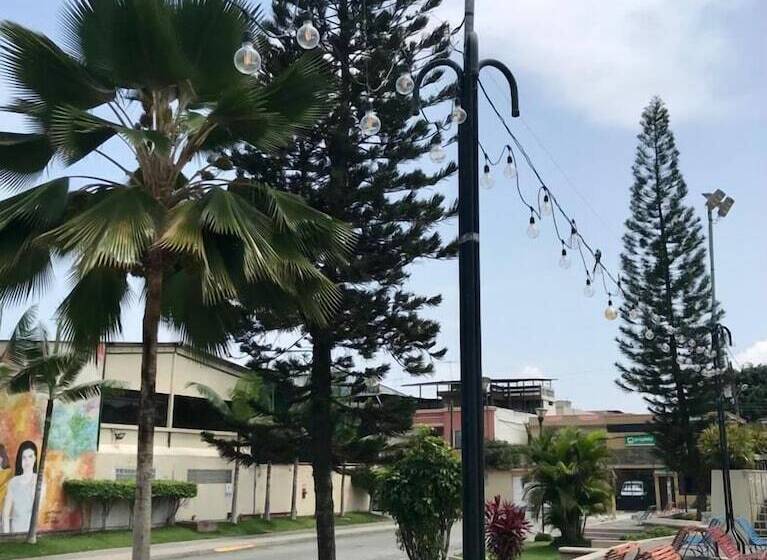 مبيت وإفطار Villa Garza Inn