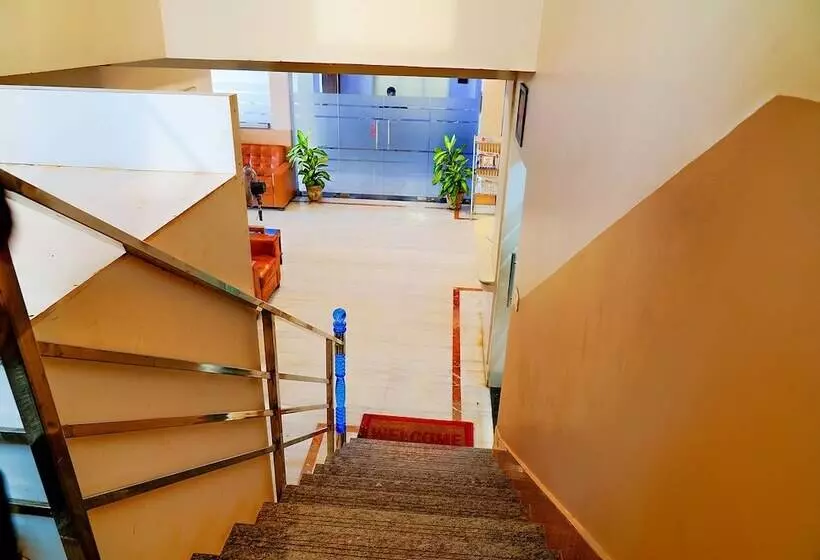 Fabhotel Kanchan Plaza