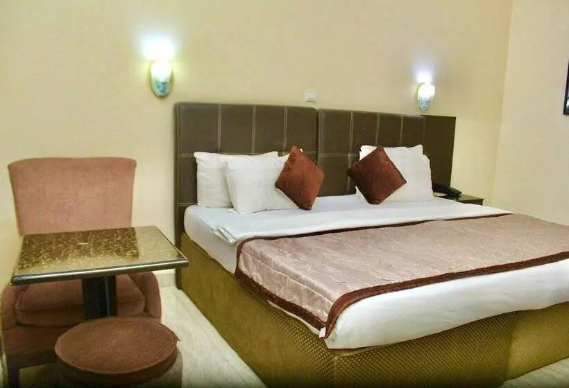 Forever Hotels And Suites