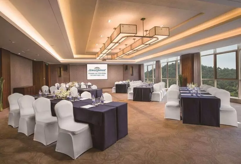 ホテル Howard Johnson By Wyndham Dongqian Lake Plaza Ningbo