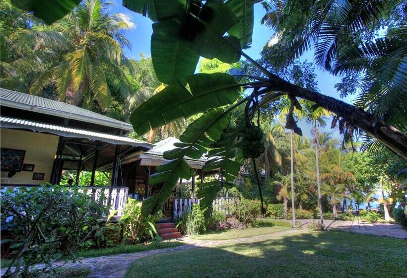 هتل Gerard Et Francine