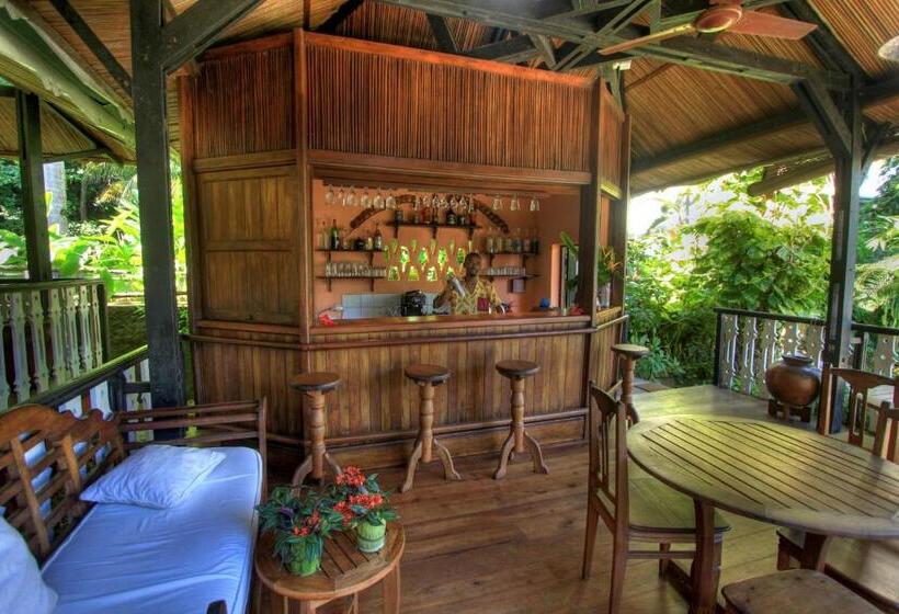 هتل Gerard Et Francine