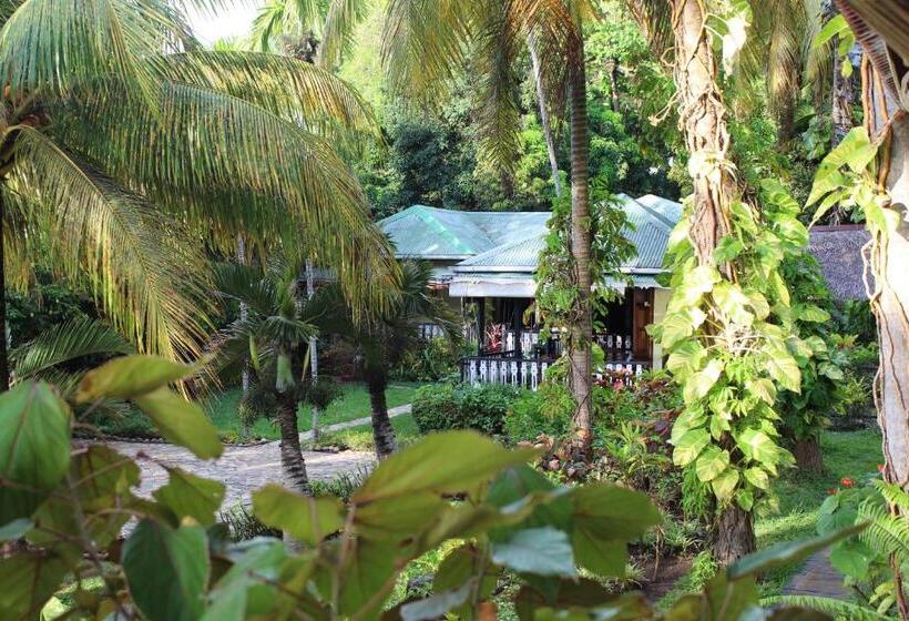 هتل Gerard Et Francine