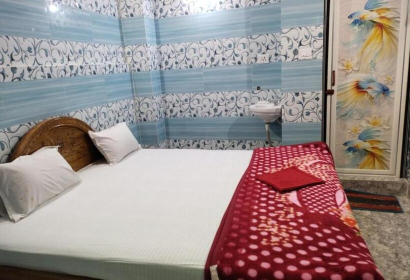 هتل Goroomgo Ray Home Stay Puri