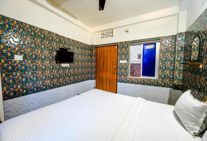 هتل Goroomgo Ray Home Stay Puri