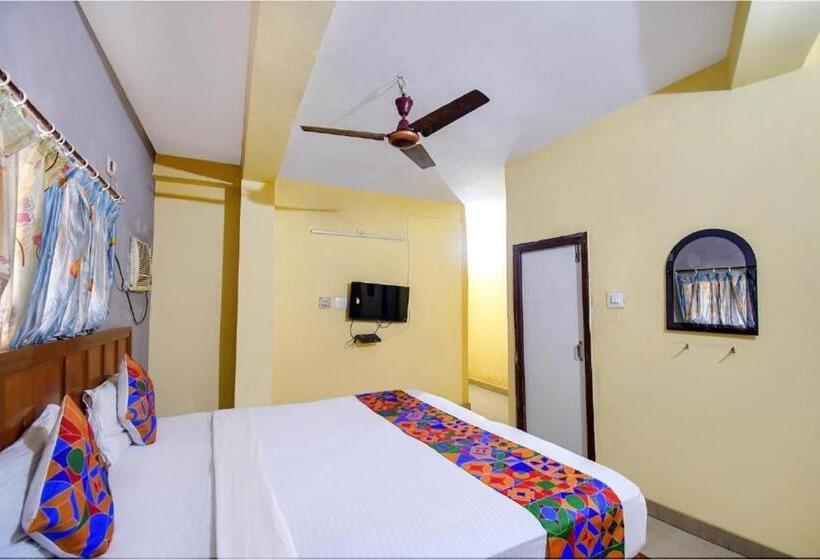 هتل Goroomgo Ray Home Stay Puri