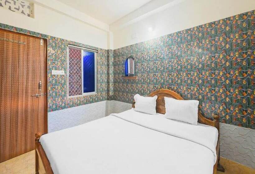 هتل Goroomgo Ray Home Stay Puri