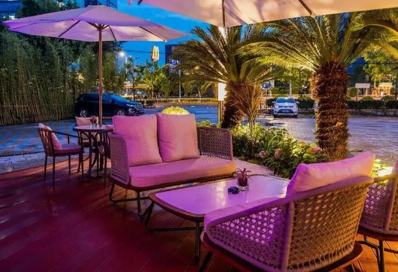 Hotelli Home Inn Plus Shanghai Pudong Airport Chuansha Branch