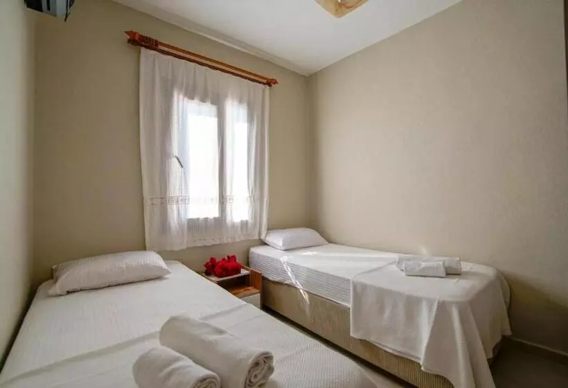 Hotelli çuhadar Ahşap Evleri̇