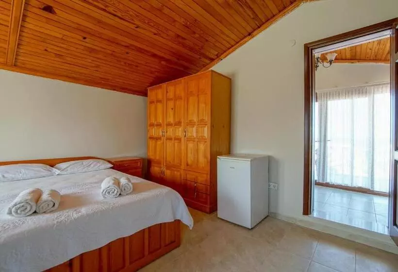 Hotelli çuhadar Ahşap Evleri̇