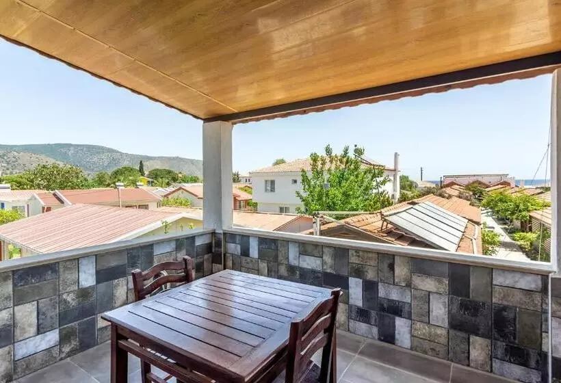 Hotelli çuhadar Ahşap Evleri̇