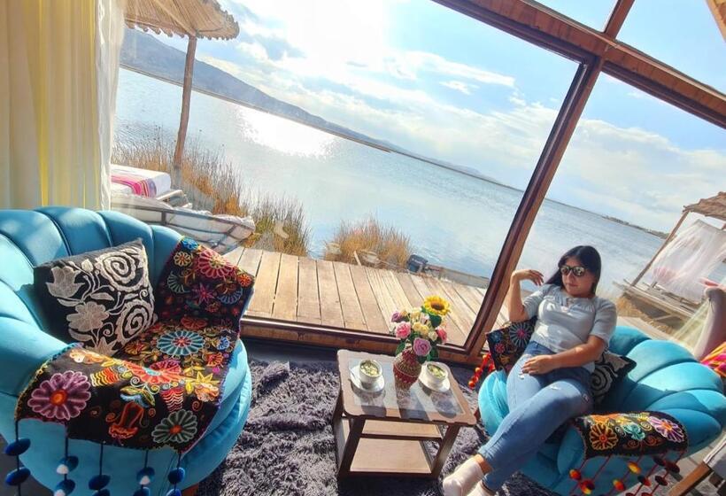 ホテル Uros Walysuma Titicaca Lodge