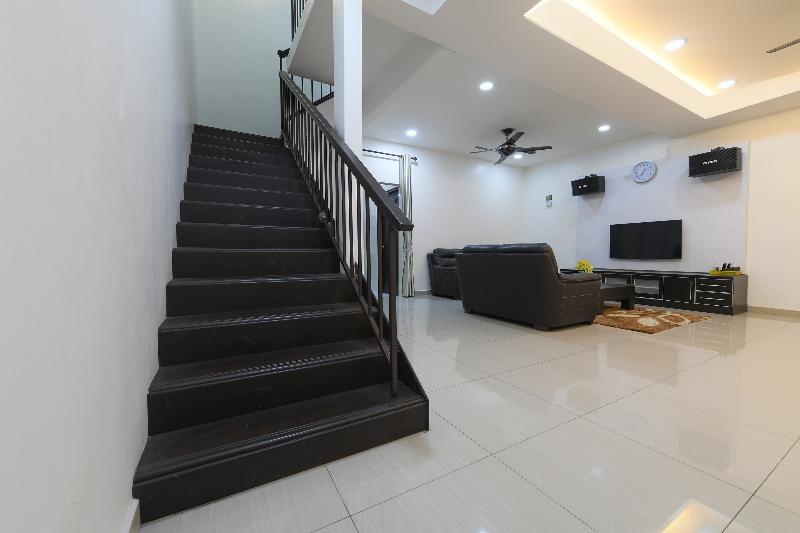 بنسيون Oyo Homes 90583 Yogha S Homestay