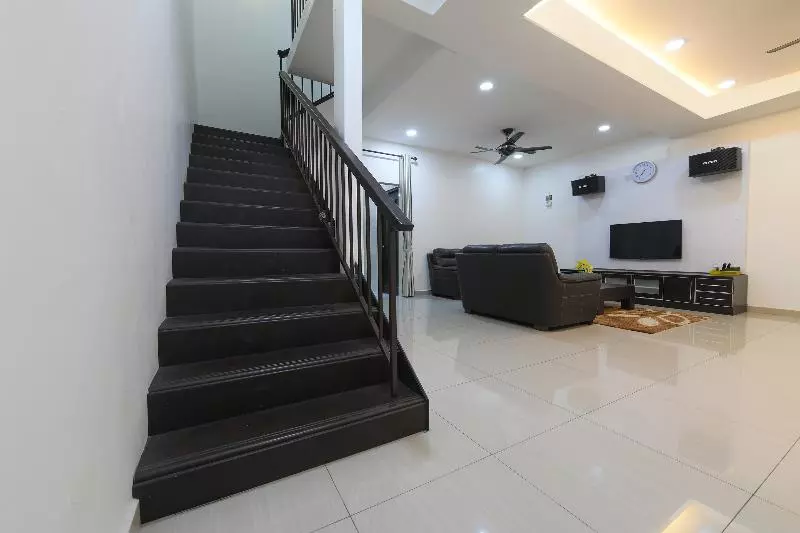 ペンション Oyo Homes 90583 Yogha S Homestay