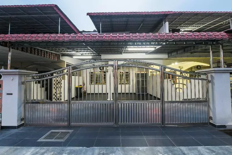 ペンション Oyo Homes 90583 Yogha S Homestay