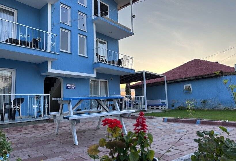 The Titanic Hause Otel