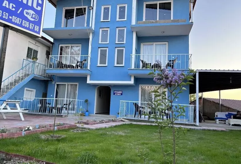 The Titanic Hause Otel