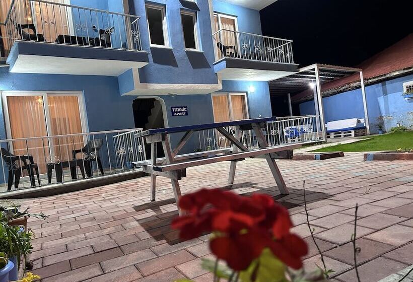 The Titanic Hause Otel