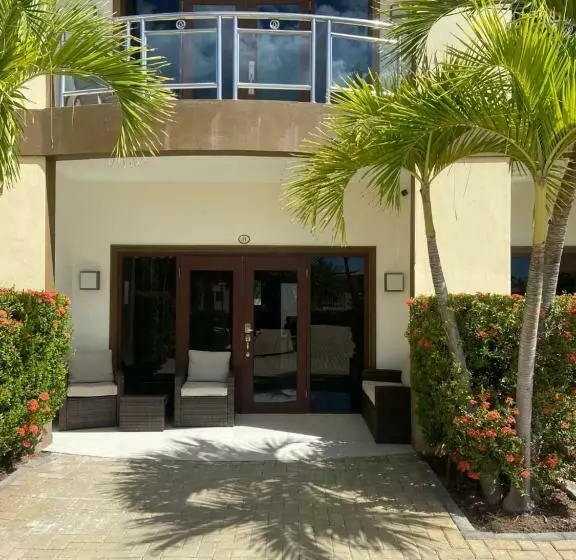 Eagle Beach Cozy Condo