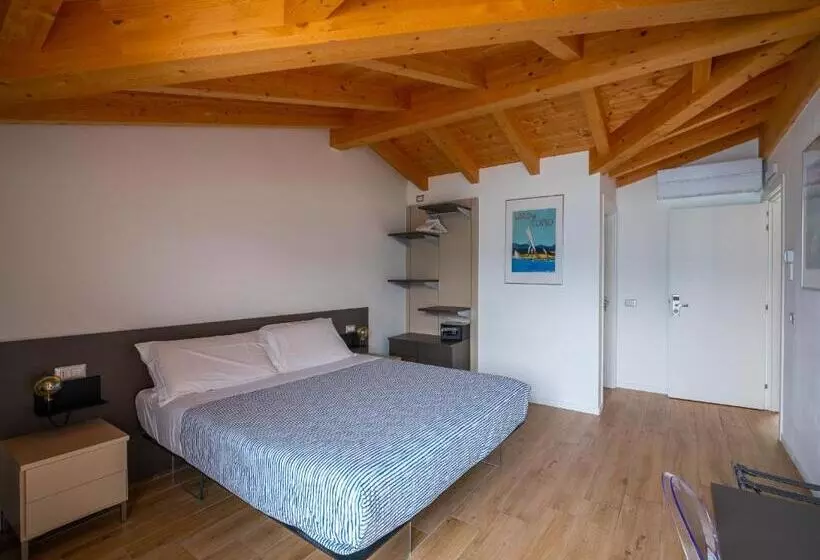 Aamiaismajoitus (B&B) Foresteria Lago Di Como