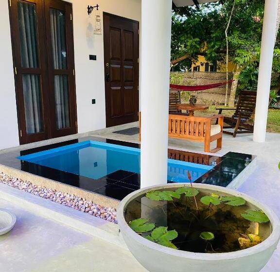 تختخواب و صبحانه Kingsman Villa