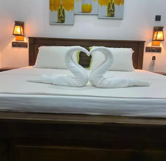 تختخواب و صبحانه Kingsman Villa