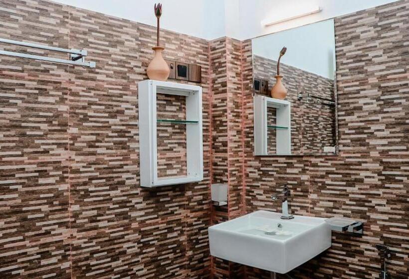 تختخواب و صبحانه Kingsman Villa