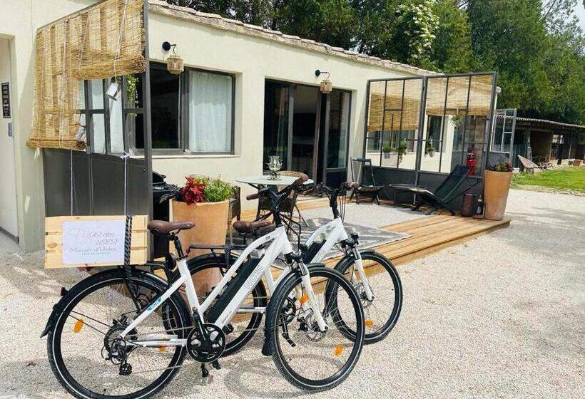 تختخواب و صبحانه Mas Des Muses