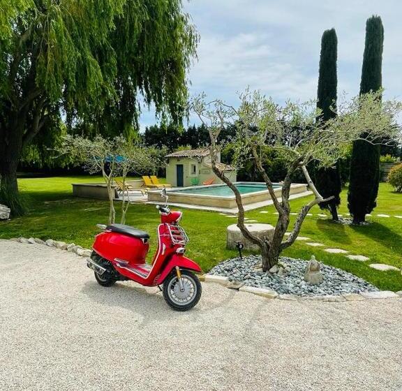 تختخواب و صبحانه Mas Des Muses