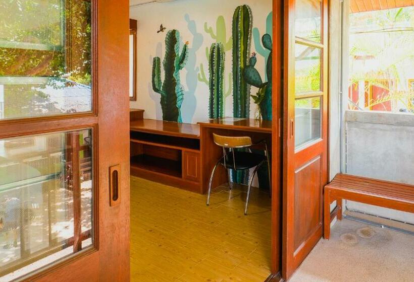 Hotel Hydronauts Diving Resort  Koh Tao