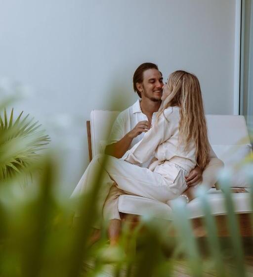 فندق Neptune Studios Adults Only